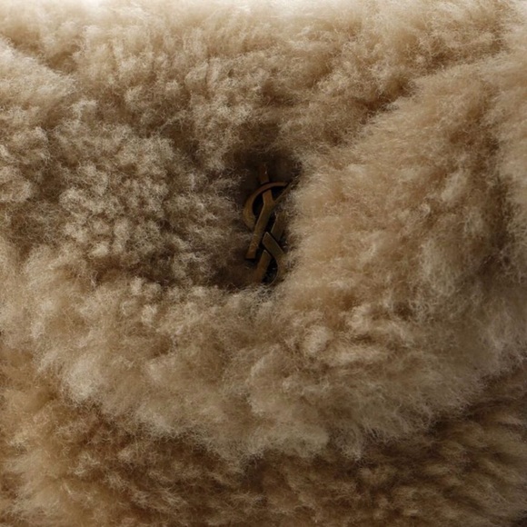 Saint Laurent LouLou Puffer Clutch Matelasse Chevron Shearling Small Neutral - Picture 6 of 7